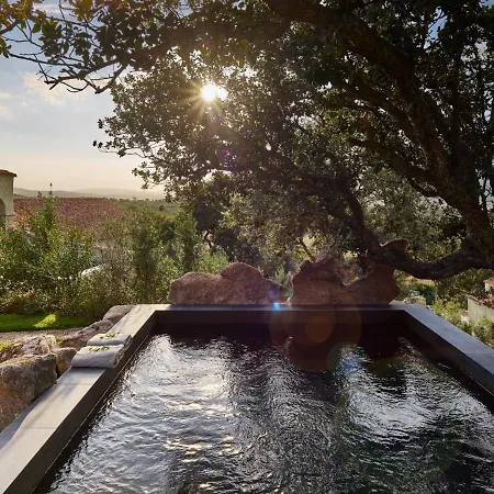 Cascioni Eco Retreat 5*